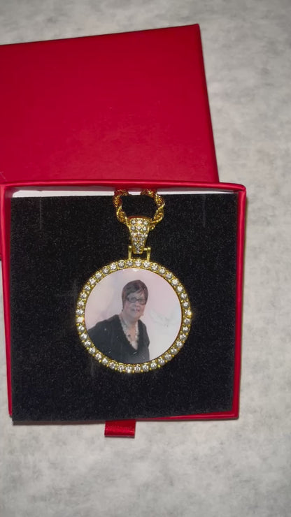 Small but Mighty Circle charm necklace